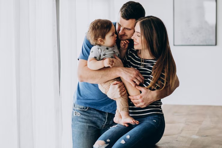 Família feliz com plano de saúde familiar Unimed e Hapvida